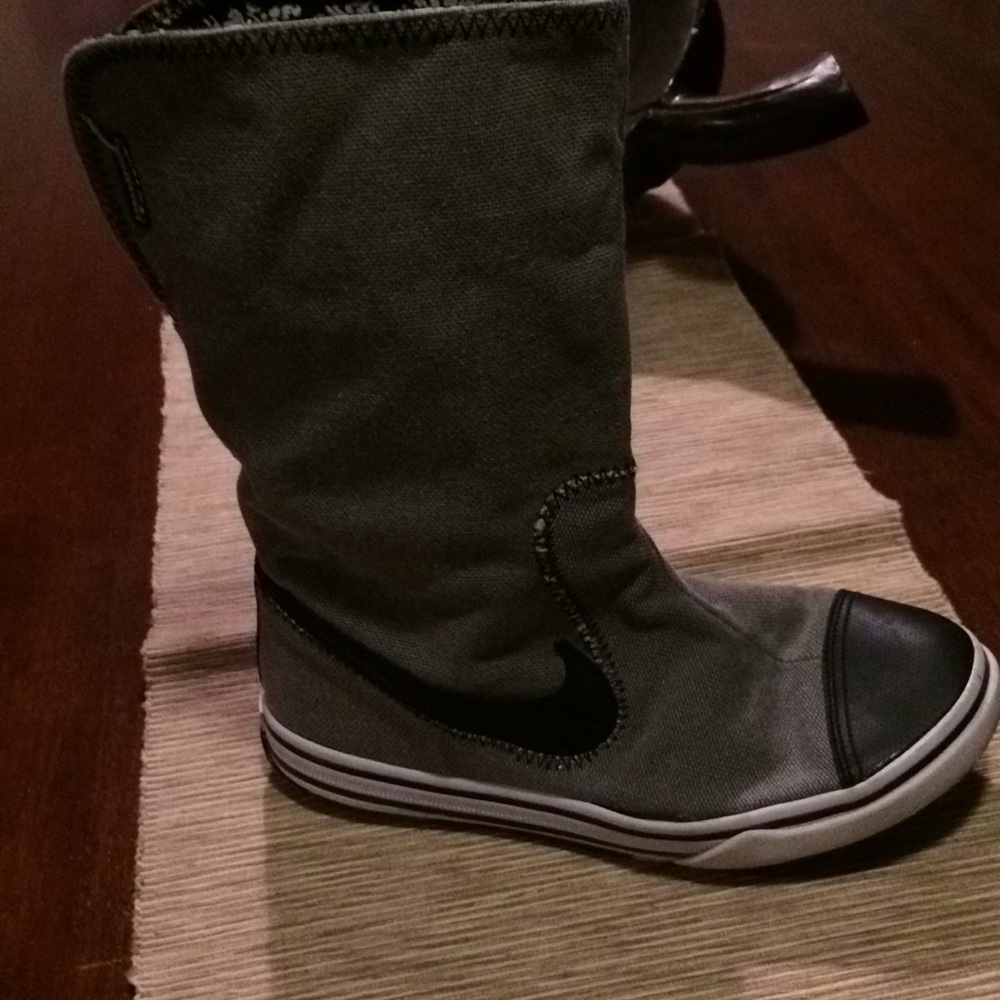 Nike mid calf